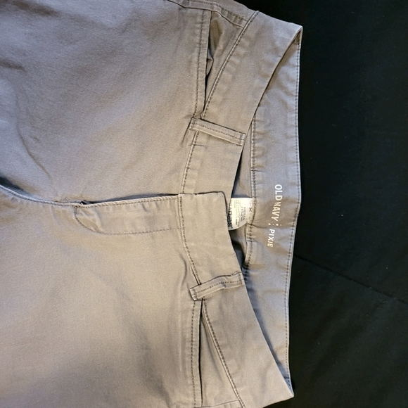 Old navy - Picture 3 of 4